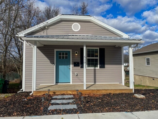 Primary Photo - 510 Lakeview Ave, Colonial Heights