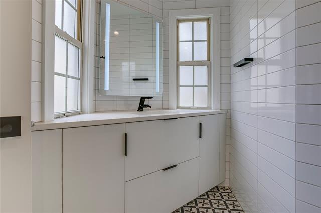 Building Photo - 2045 Marydale Rd