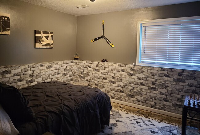 Building Photo - 3585 Rogues Edge Dr NE