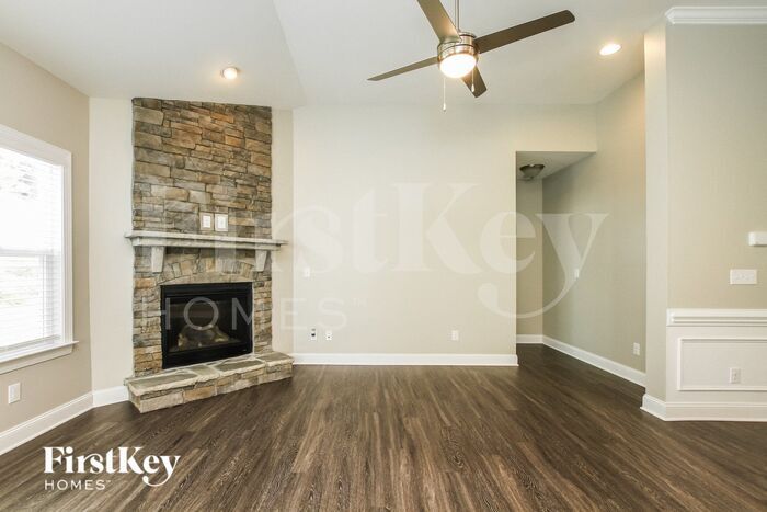 Building Photo - 206 Paradise Hills Cir