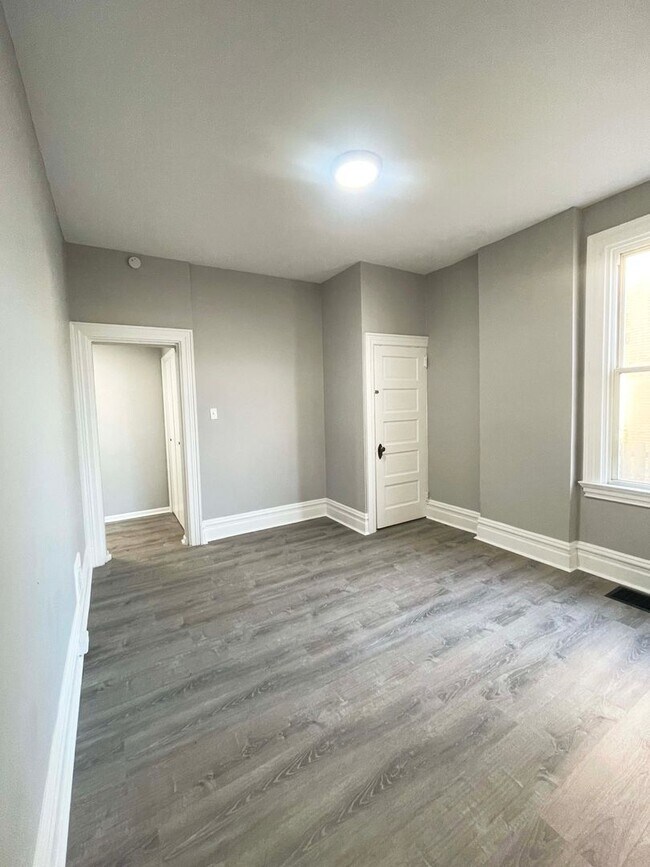 Building Photo - 62 N Bryant Ave