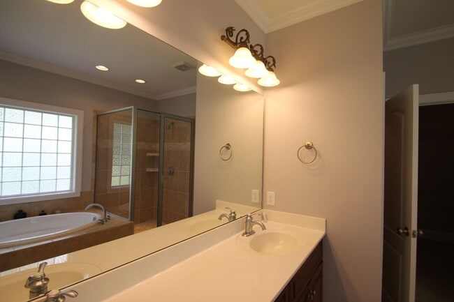 Building Photo - Exclusively Offered By Muse Realty Rentals, LLC