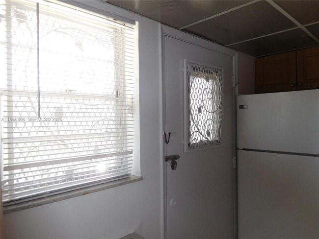 Building Photo - 2810 NE 201st Terrace