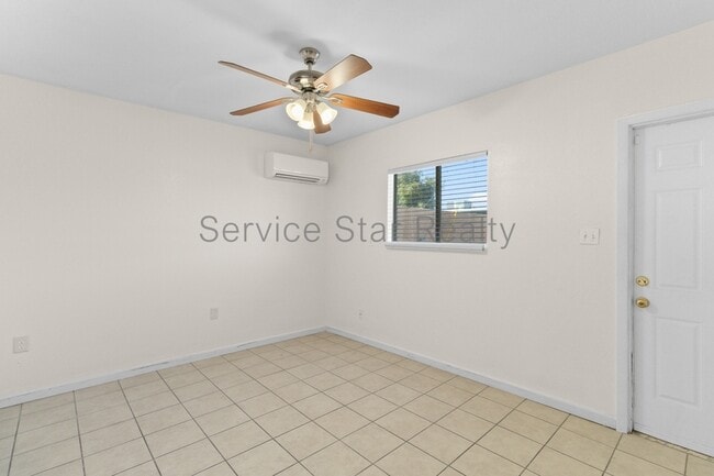 Building Photo - 3812 W Loma Ln