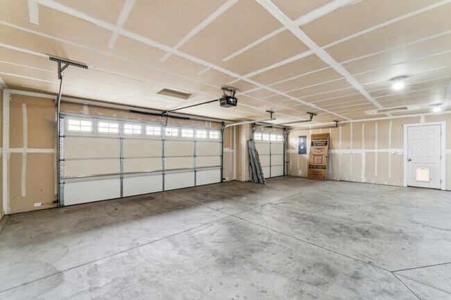 Building Photo - 2914 W Sunny Cove St