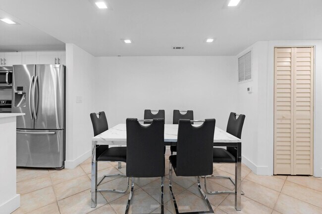 Building Photo - 1439 S Ocean Blvd