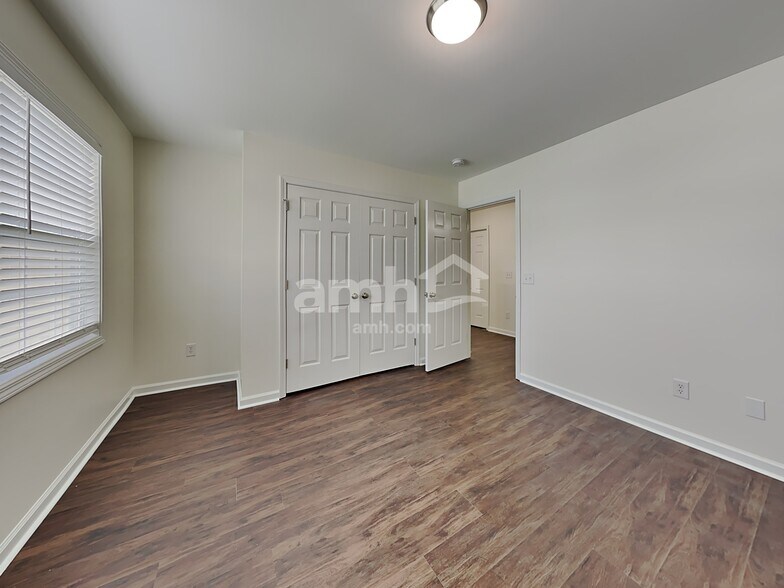 Building Photo - 1856 Planters Walk Dr