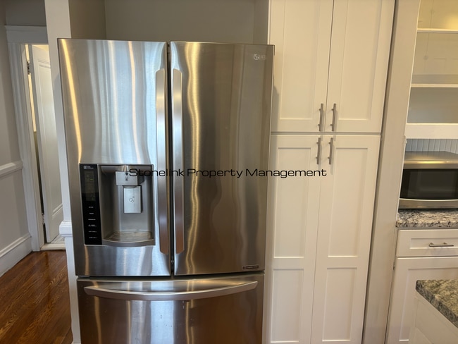 Building Photo - 108-110 Narragansett Street