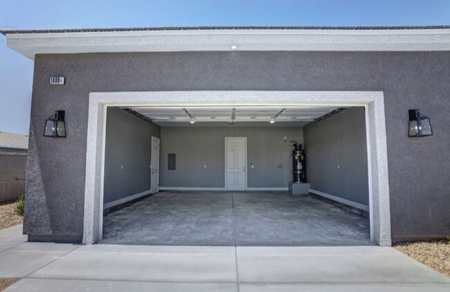 Building Photo - CALVADA VALLEY U3 - Galaxy Street