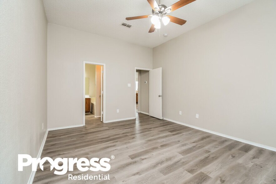 Building Photo - 2412 Ensenada Ln