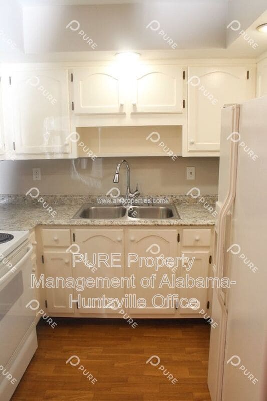 Building Photo - 2817 Wynterhall Rd SE