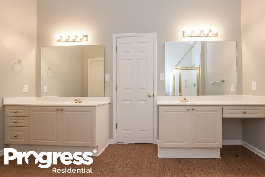 Building Photo - 4527 Avion Park