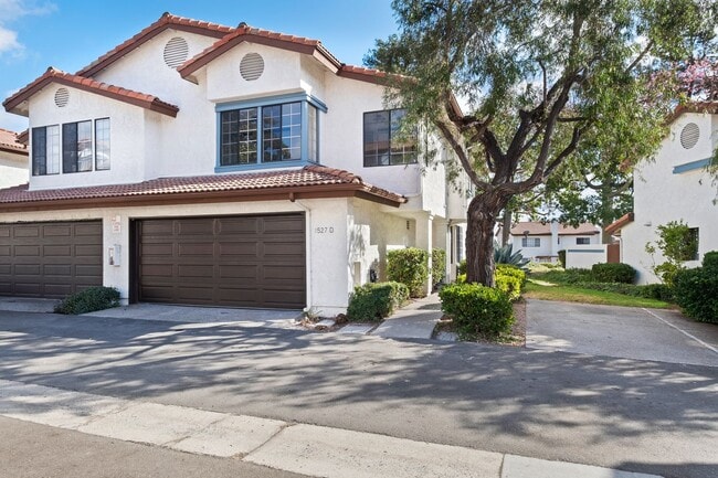 Building Photo - Move-In-Ready Townhome-Style Unit in Chula Vista!