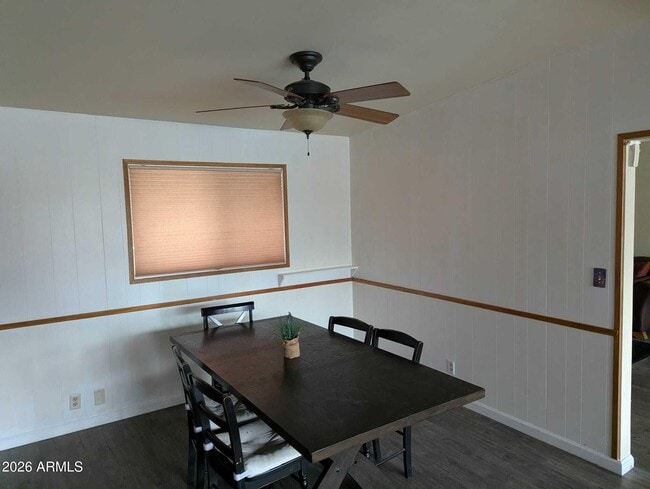 Building Photo - 717 E Granada Dr