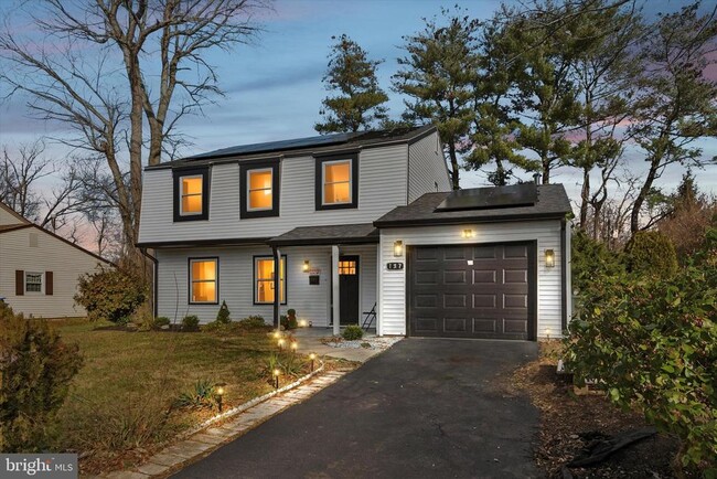 Building Photo - 127 Toledo Ln