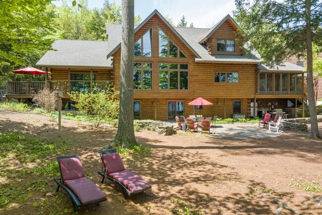 Building Photo - 712 Peabody Pond Rd