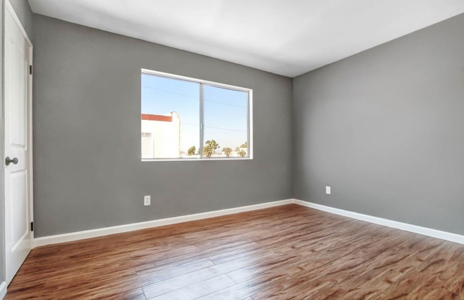 bedroom two - 730 N Eucalyptus Ave