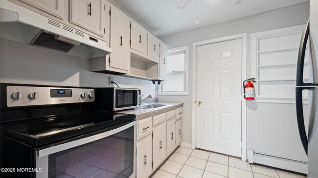 Building Photo - 43 Story St