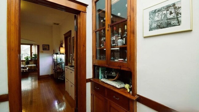 Building Photo - 2524 W Palmer St