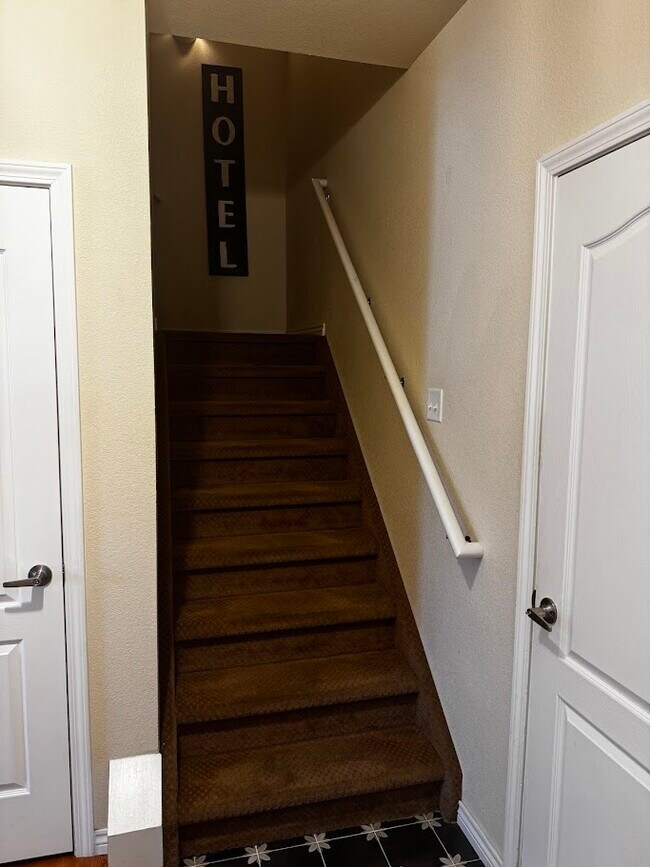 Building Photo - 6544 Range Overlook Heights