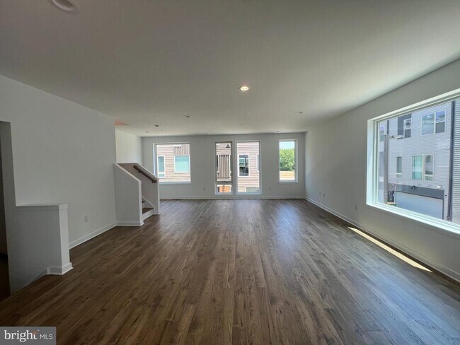 Building Photo - 3010 Pierview Walk