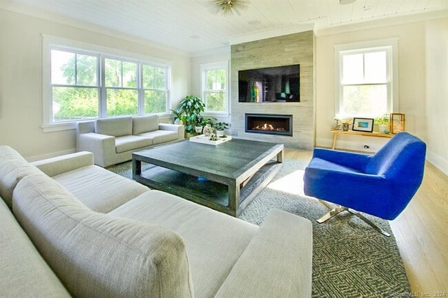 Building Photo - 17 Stony Brook Rd