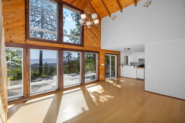 Building Photo - 1801 Wagon Trail Dr