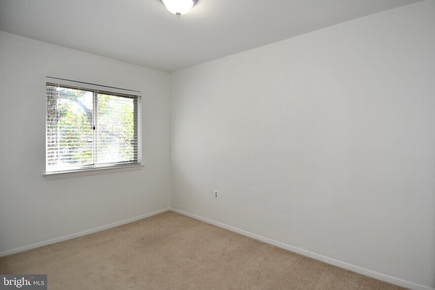 Building Photo - 12415 Braxfield Ct