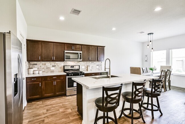 Building Photo - 21223 Riverdew Dr