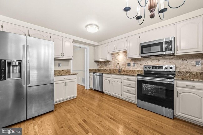 Building Photo - 8931 Park Forest Dr