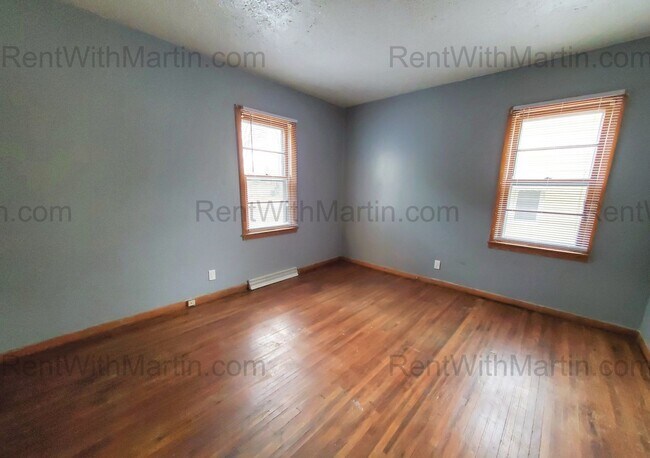 Building Photo - 736 Sherman Ave