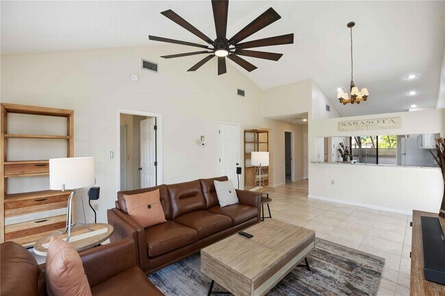 Building Photo - 5370 Myrtle Wood