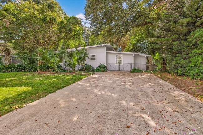 Building Photo - 901 S Madison Dr