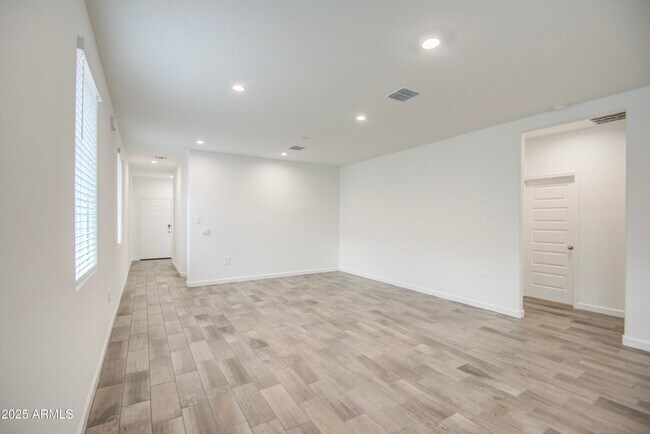 Building Photo - 1749 W Stealth Ave