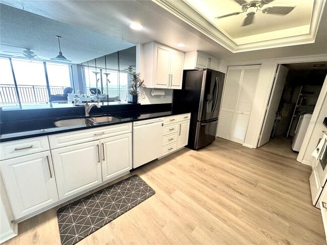 Building Photo - 5700 Escondida Blvd S