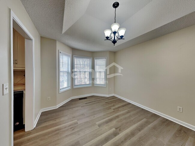 Building Photo - 1017 Queensbury Run