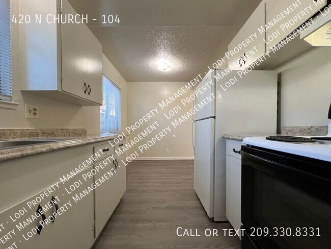 Building Photo - 420 N Church St