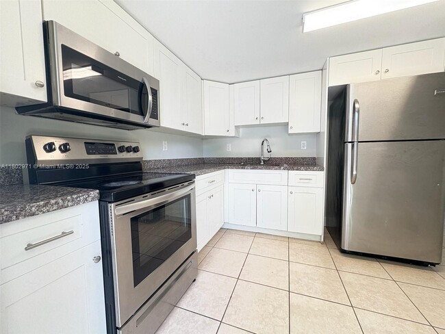 Building Photo - 5420 SW 38th St