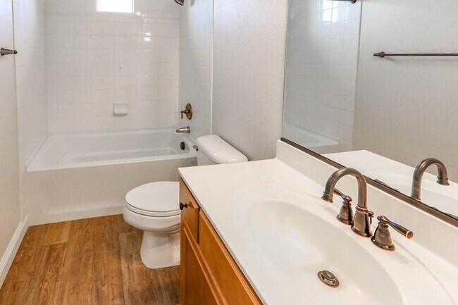 Building Photo - Summerlin Vistas Pool Home w/ Bed and Bath...
