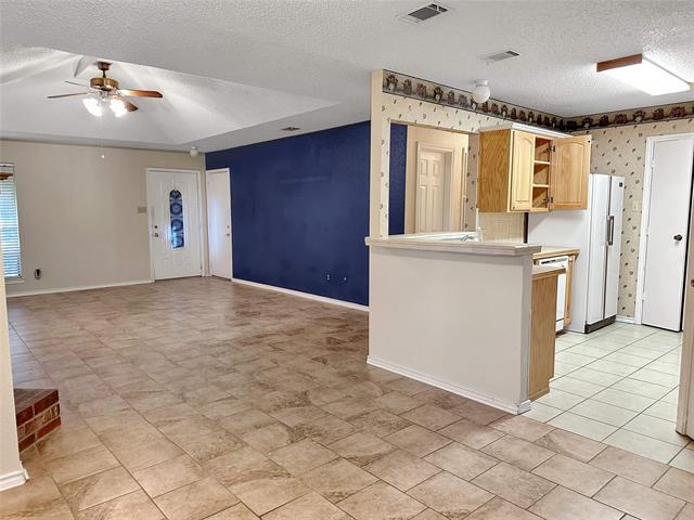 Building Photo - 708 Crestview Dr