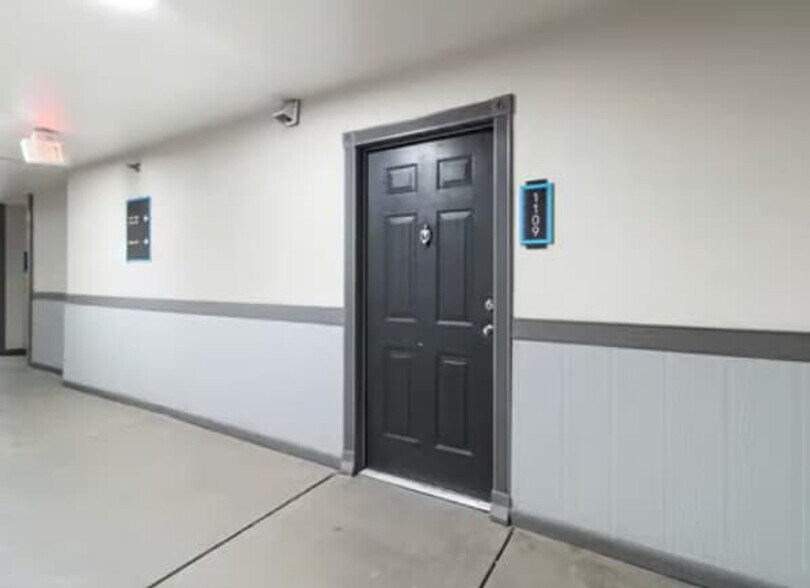 Building Photo - 590 James Maxwell Rd