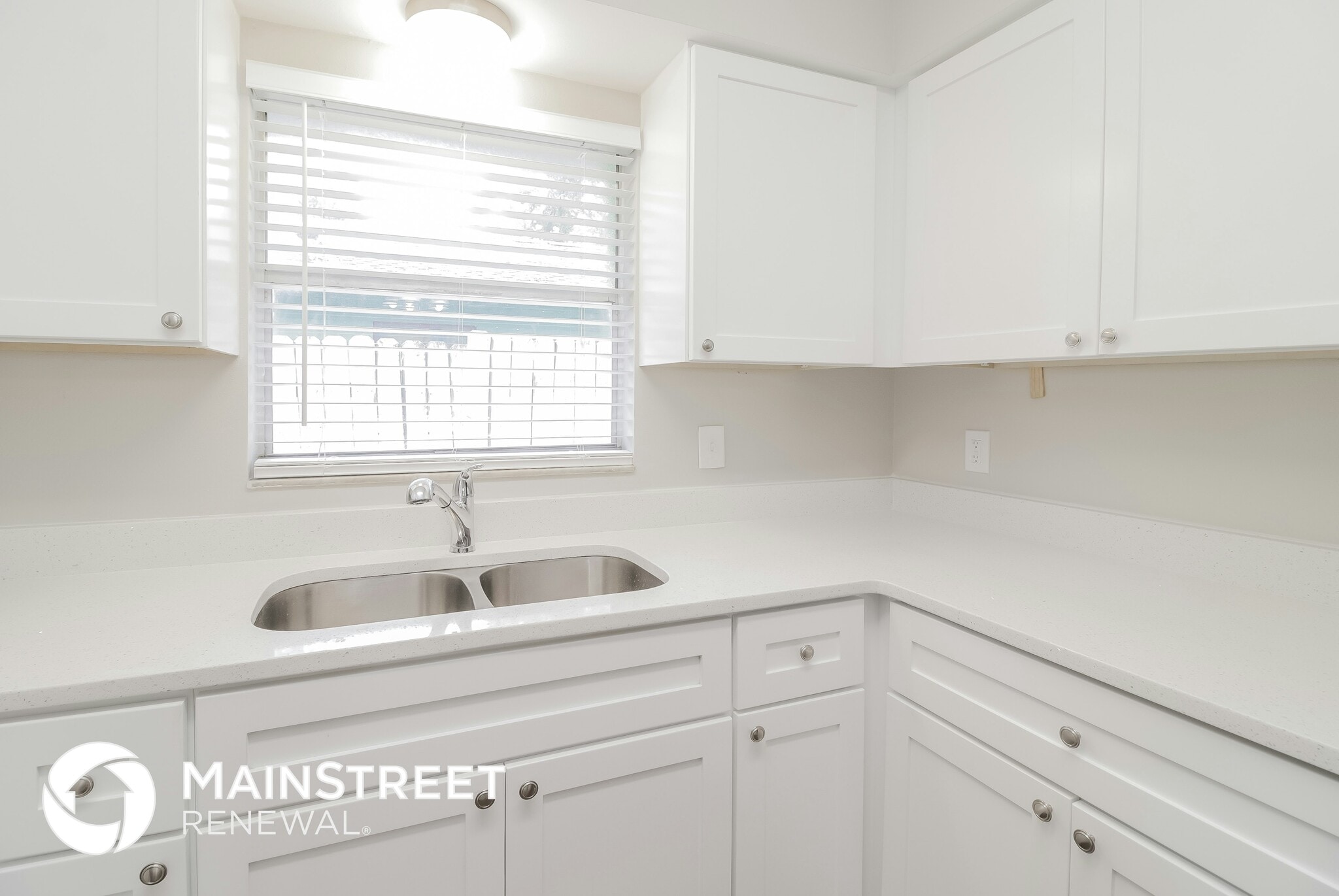 Building Photo - 1310 Cypress Ave