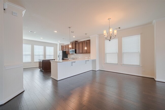 Building Photo - 10004 Spring Shadows Park Cir