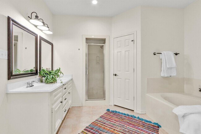 Building Photo - 147 April Waters Dr W