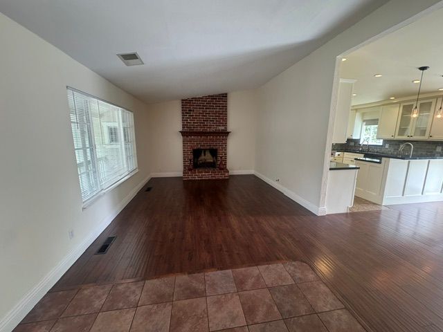 Building Photo - 2860 Buena Vista Ave