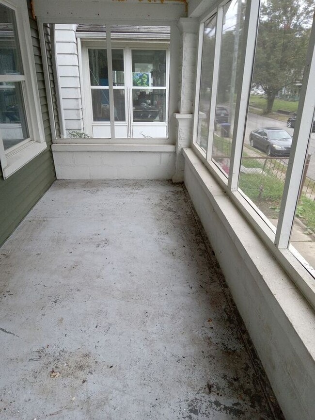 Building Photo - Charming 2BR house