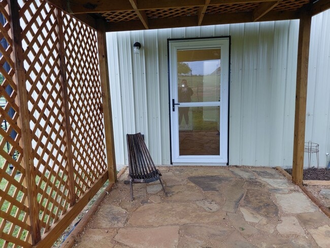 Building Photo - Affordable & Charming 1 bed and 1 bath with all bills paid including lawn care!