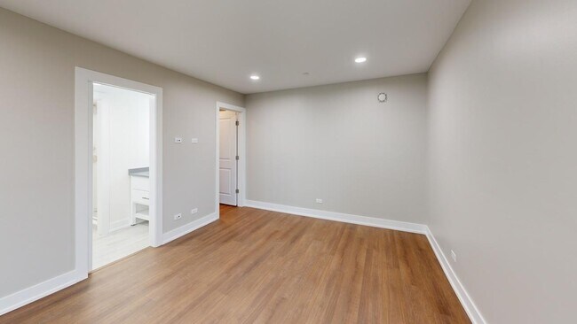 Building Photo - 550 Sheridan Square