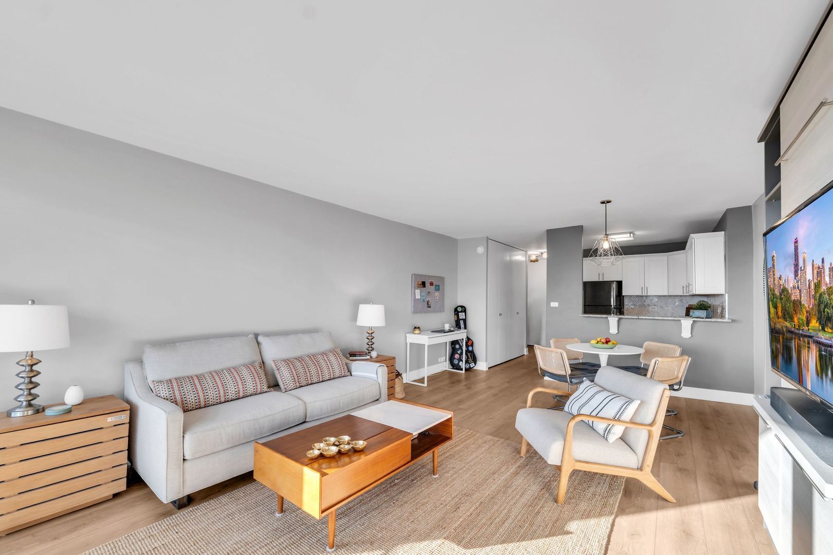 Building Photo - 2020 N Lincoln Park W