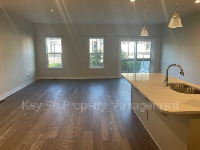 Building Photo - 205 Hibiscus Way